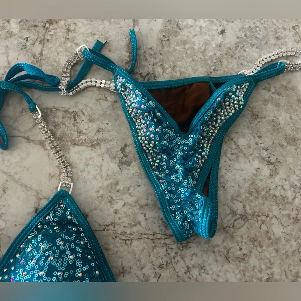 Teal Competition Bikini - Picture 4 of 6